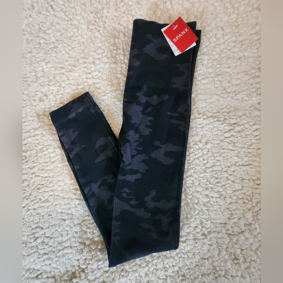 NWT SPANX $68 LOOK AT ME NOW LEGGINGS - Picture 2 of 6